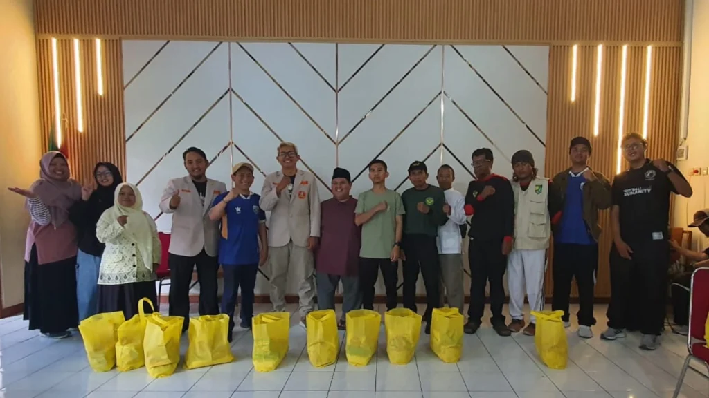 alt="Terus Bersinergi! KOKAM, PDPM, dan PDNA Gelar "Geruduk Cabang Ke-4", Gandeng Lazismu Kota Yogyakarta Salurkan Bantuan untuk Kader"