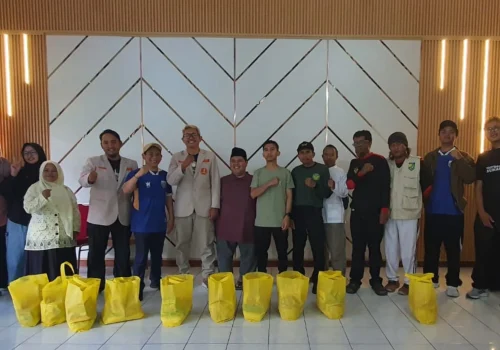 alt="Terus Bersinergi! KOKAM, PDPM, dan PDNA Gelar "Geruduk Cabang Ke-4", Gandeng Lazismu Kota Yogyakarta Salurkan Bantuan untuk Kader"